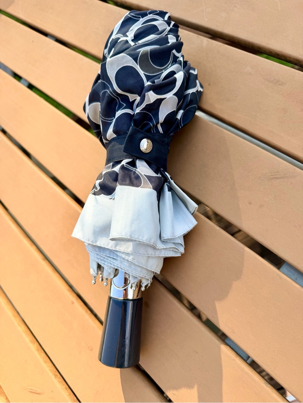Coach Signature Monogram Compact Umbrella Black, White & Grey - Picture 3 of 10